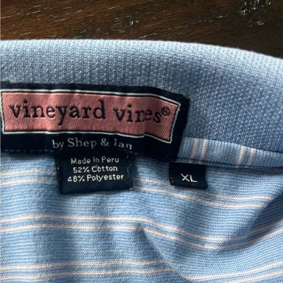 Vineyard vines blue and pink striped golf polo XL ( 2 extremely small flaws ) - Picture 9 of 11